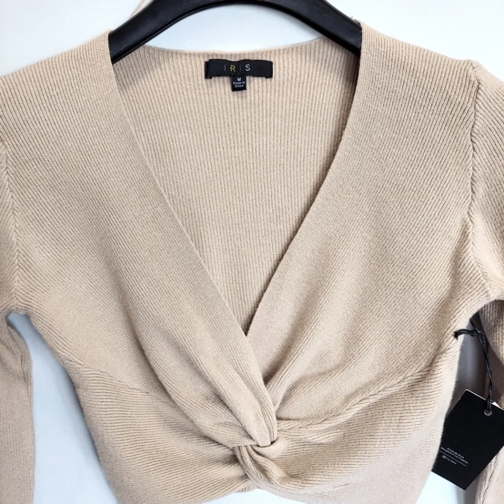 Women's Crop Sweater Taupe Knot Front Cropped V Neck Long Sleeve New - Picture 12 of 13